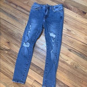 Highwaisted ripped skinny jeans